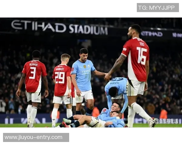 足总杯曼联大胜曼城神扑引发争议判罚全场沸腾